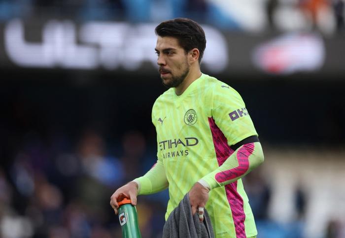 TA：埃德森离队曼城才能买多纳鲁马 若无合适选择奥尔特加或留队