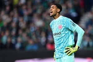 开云体育直播-图片报：曼联有意巴西门将桑托斯，法鹰卖他的心理价位为6千万欧