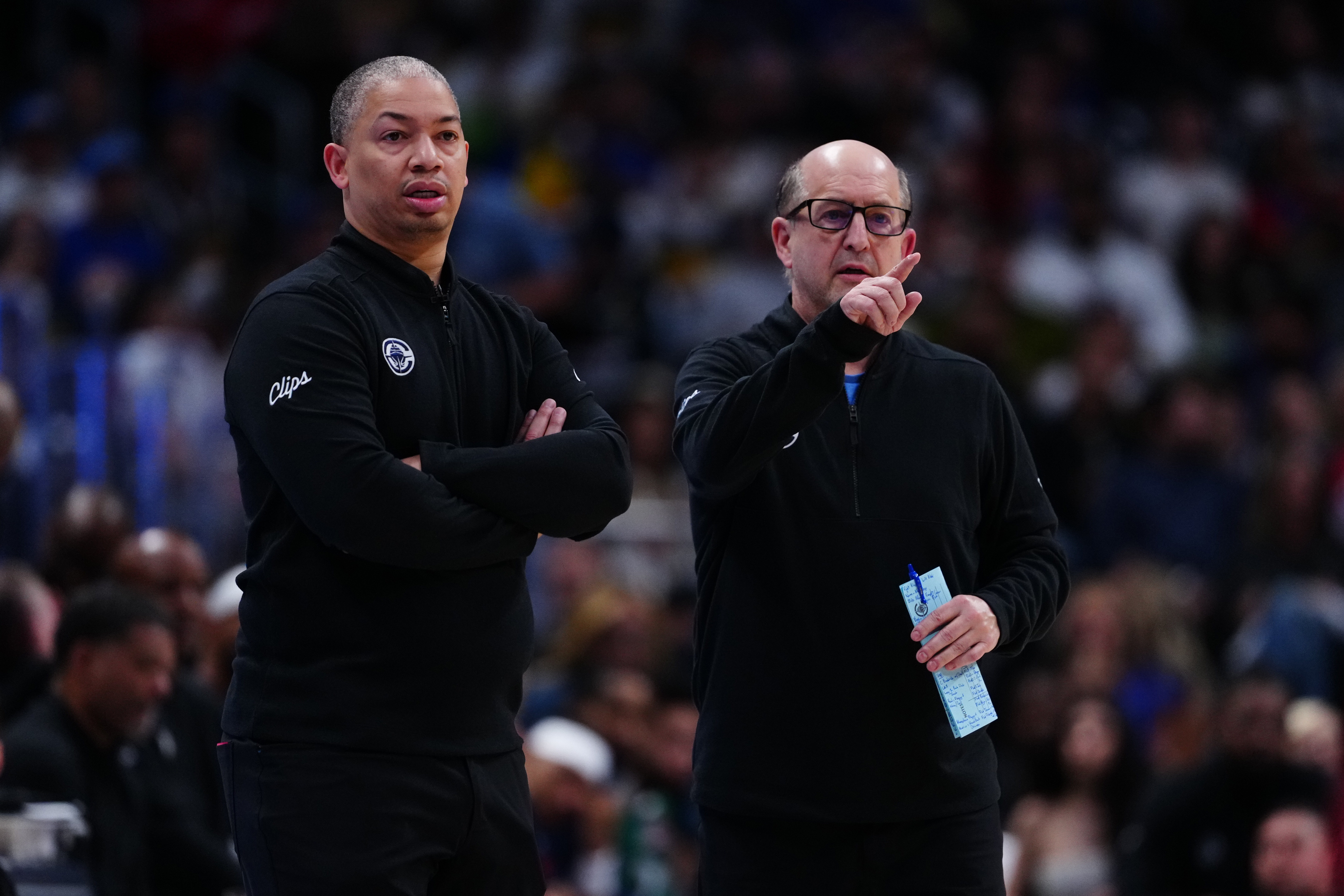 快船自12月4日和保罗分道扬镳后 战绩8胜6负 净效率同期第6