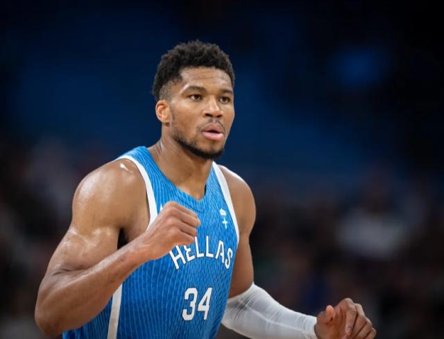 谦逊！字母哥揭秘曾建议帕帕尼古拉乌当希腊旗手